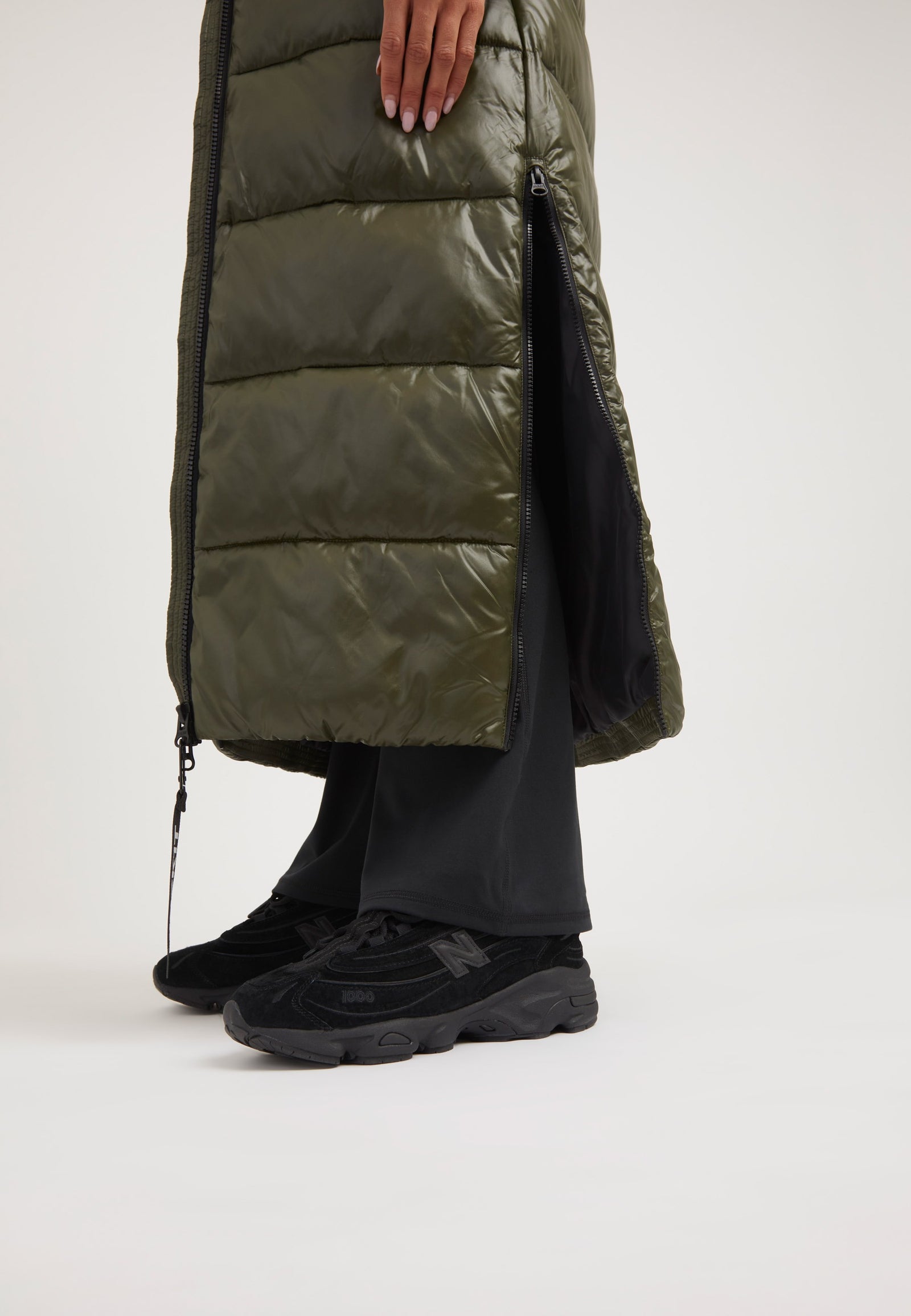 EZ Slick Ultra Long Coat Olive detail shot by JACK1T