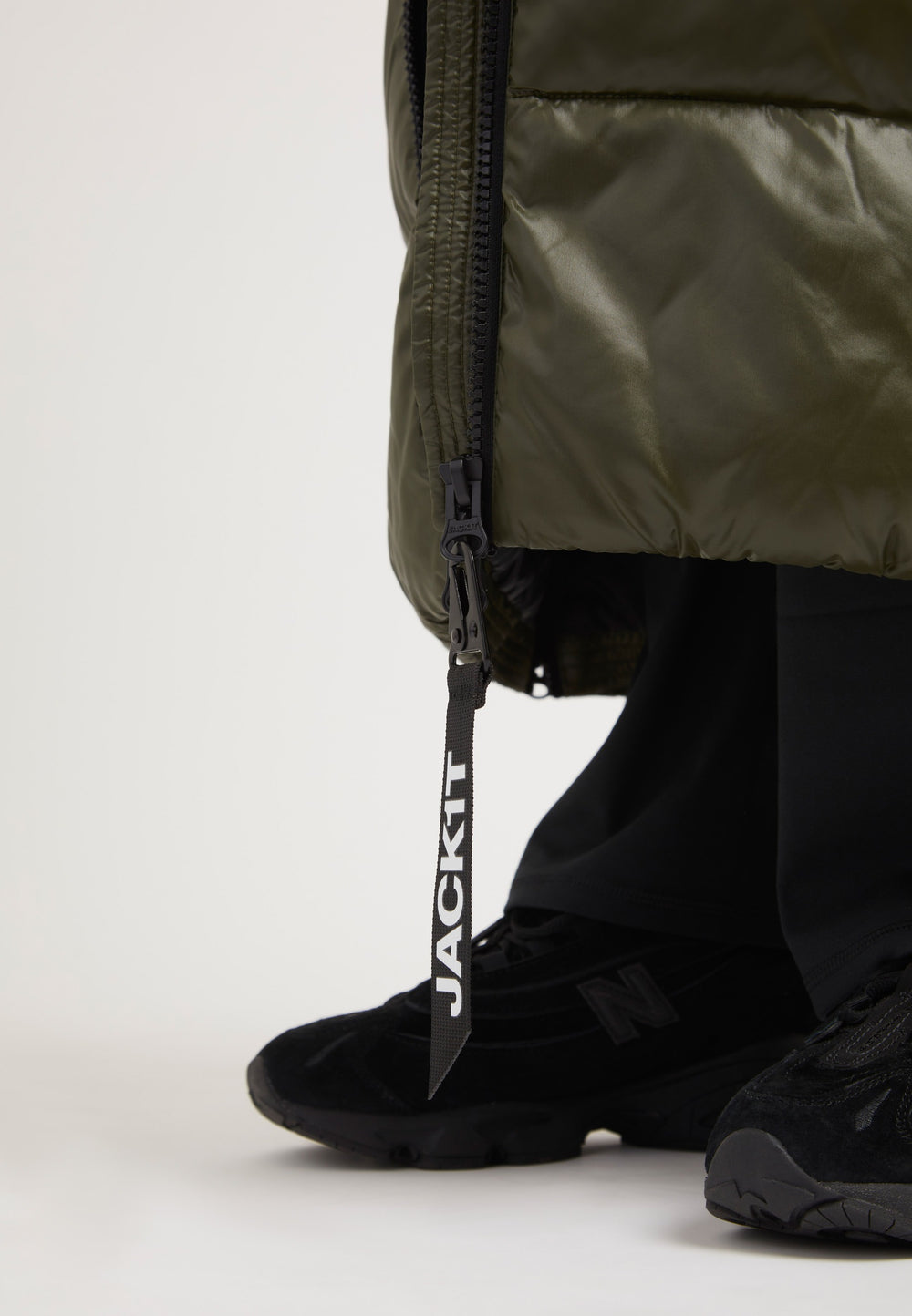 EZ Slick Ultra Long Coat Olive detail shot by JACK1T
