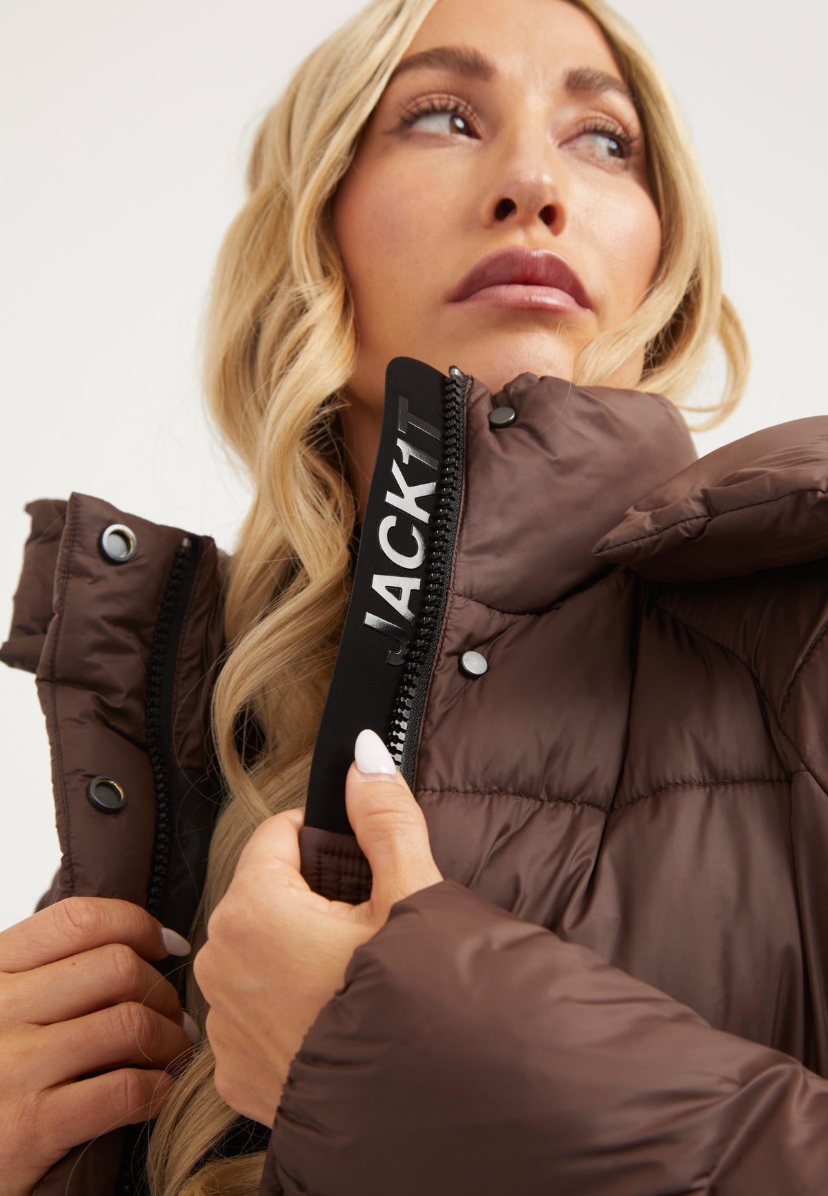 Cloud Boss Coat Mid Brown detail shot by JACK1T