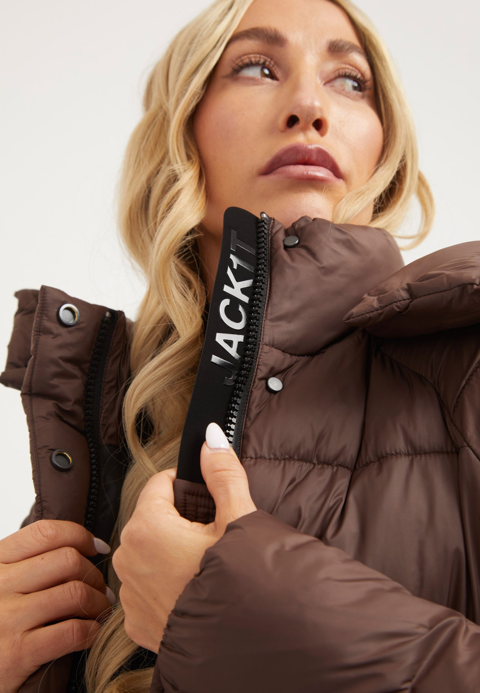 Cloud Boss Coat Mid Brown detail shot by JACK1T