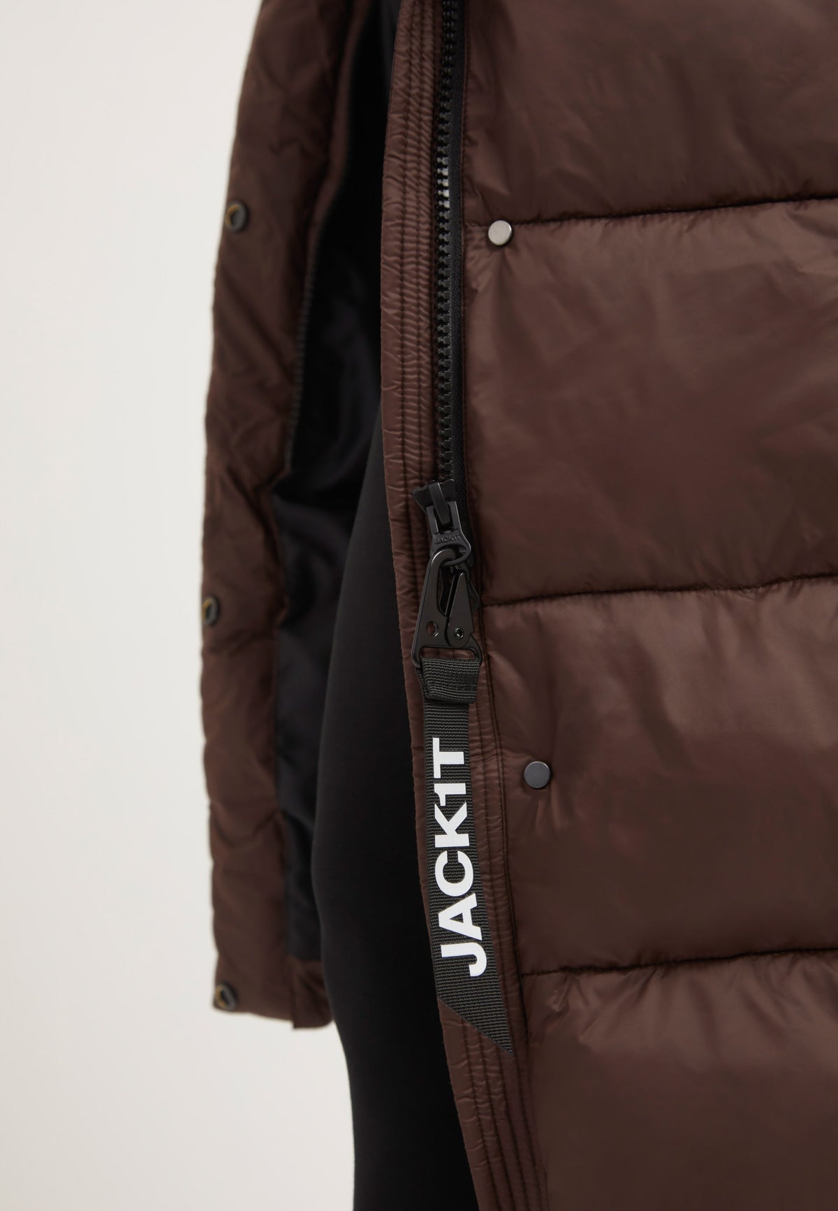 Cloud Boss Coat Mid Brown detail shot by JACK1T