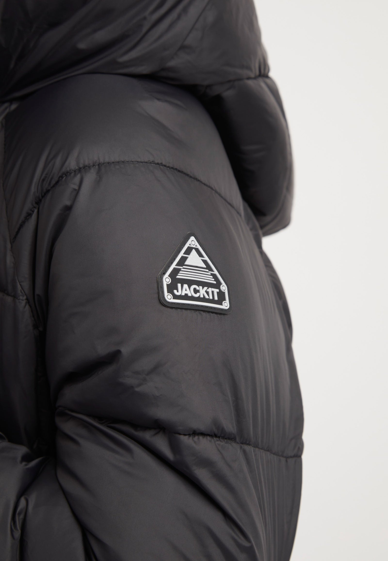 Cloud Boss Coat Black detail shot by JACK1T