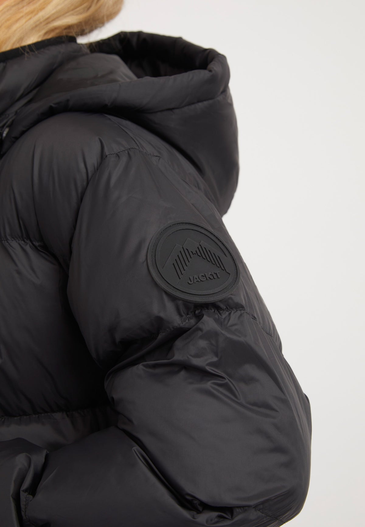 Helio Crop Duvet Jacket Black detail shot by JACK1T
