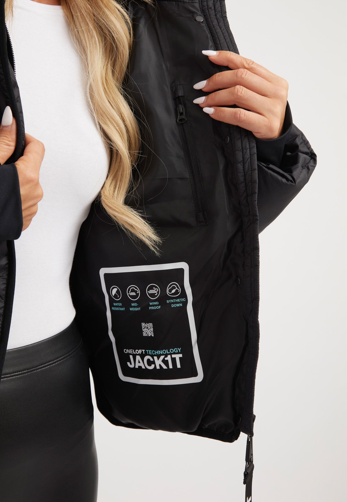 Helio Crop Duvet Jacket Black detail shot by JACK1T