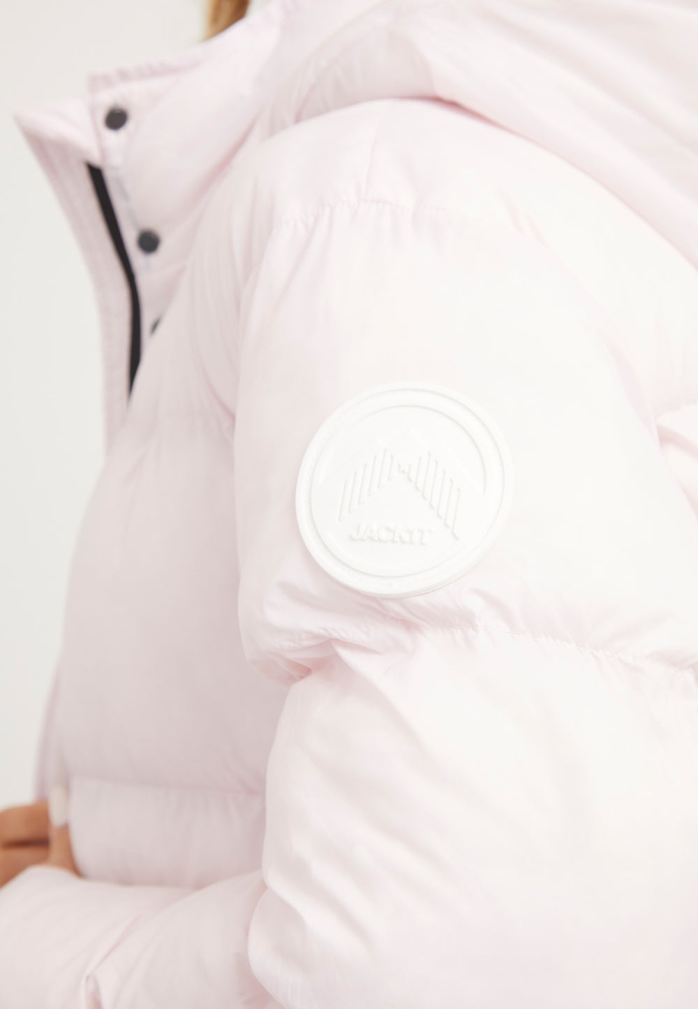 Helio Crop Duvet Jacket Soft Pink detail shot by JACK1T