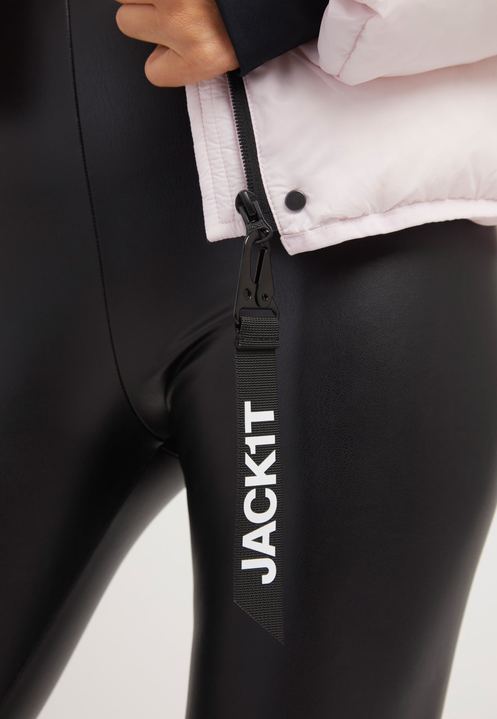 Helio Crop Duvet Jacket Soft Pink detail shot by JACK1T
