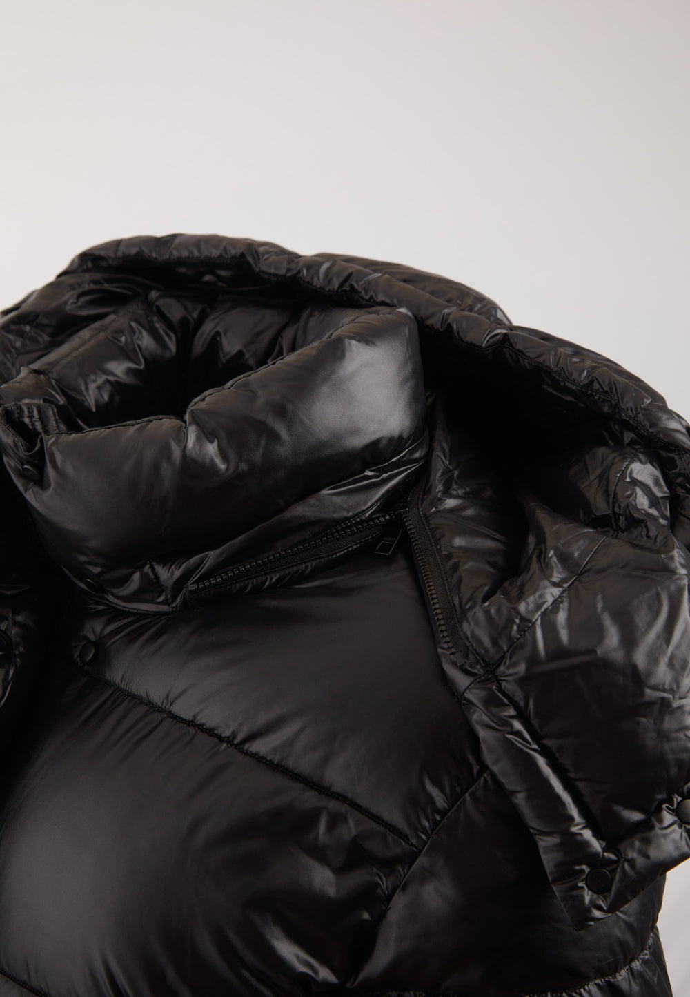 EZ Colonia Jacket Black flat lay swatch