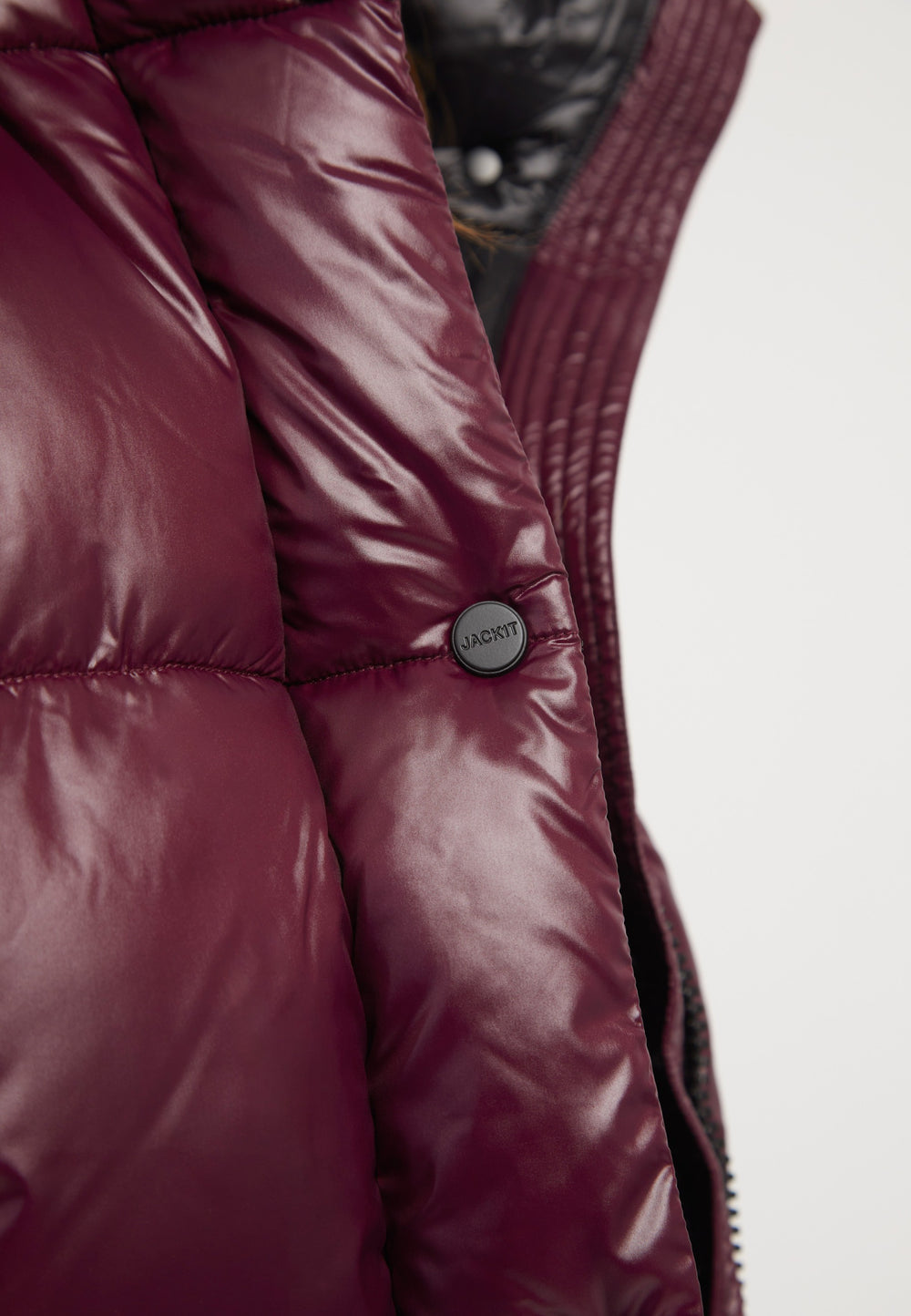 EZ Colonia Jacket Aubergine detail shot by JACK1T