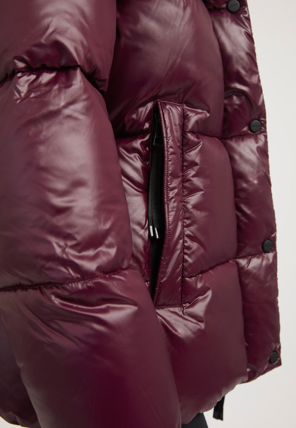 EZ Colonia Jacket Aubergine detail shot by JACK1T