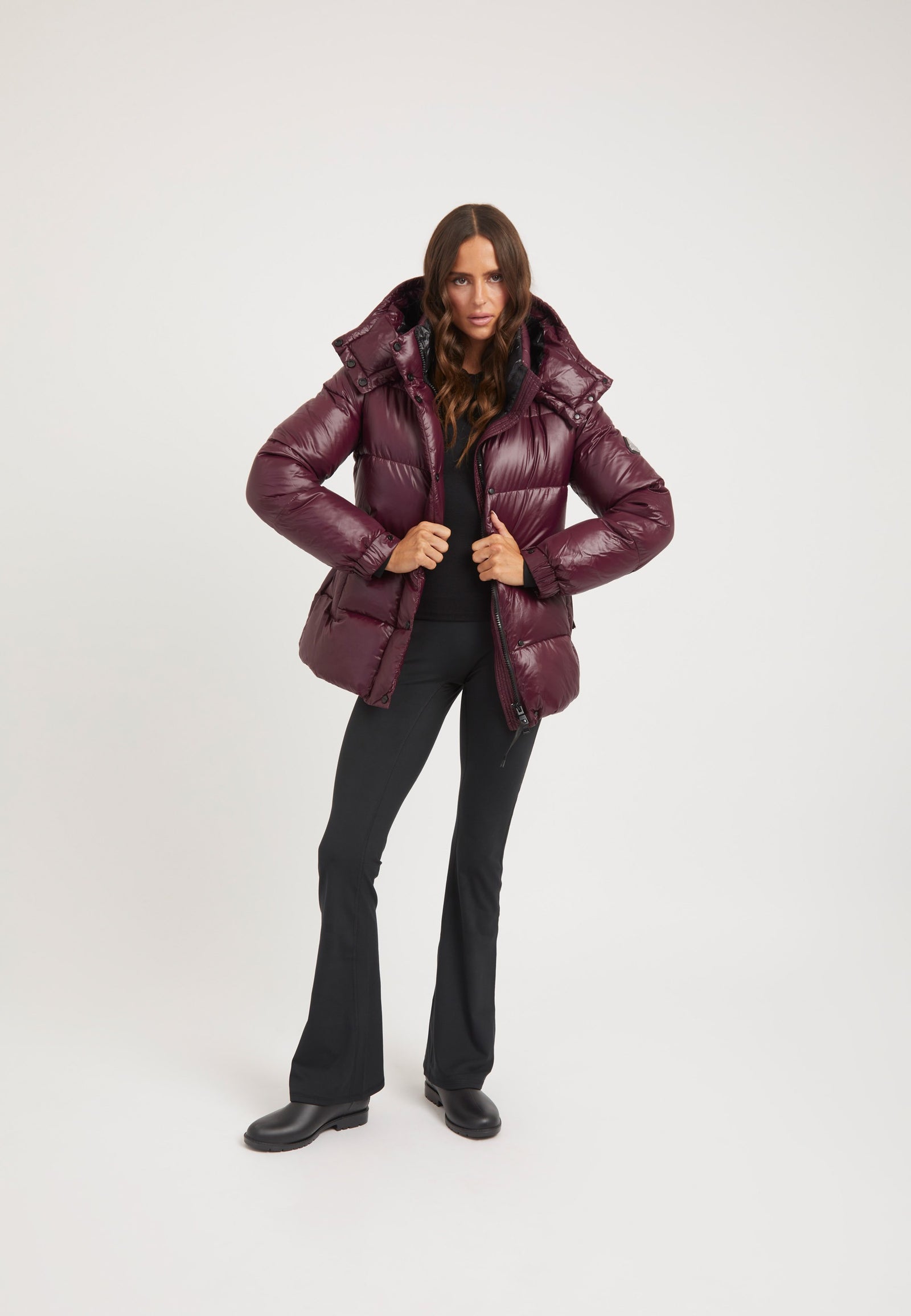 EZ Colonia Jacket Aubergine on model detail by JACK1T