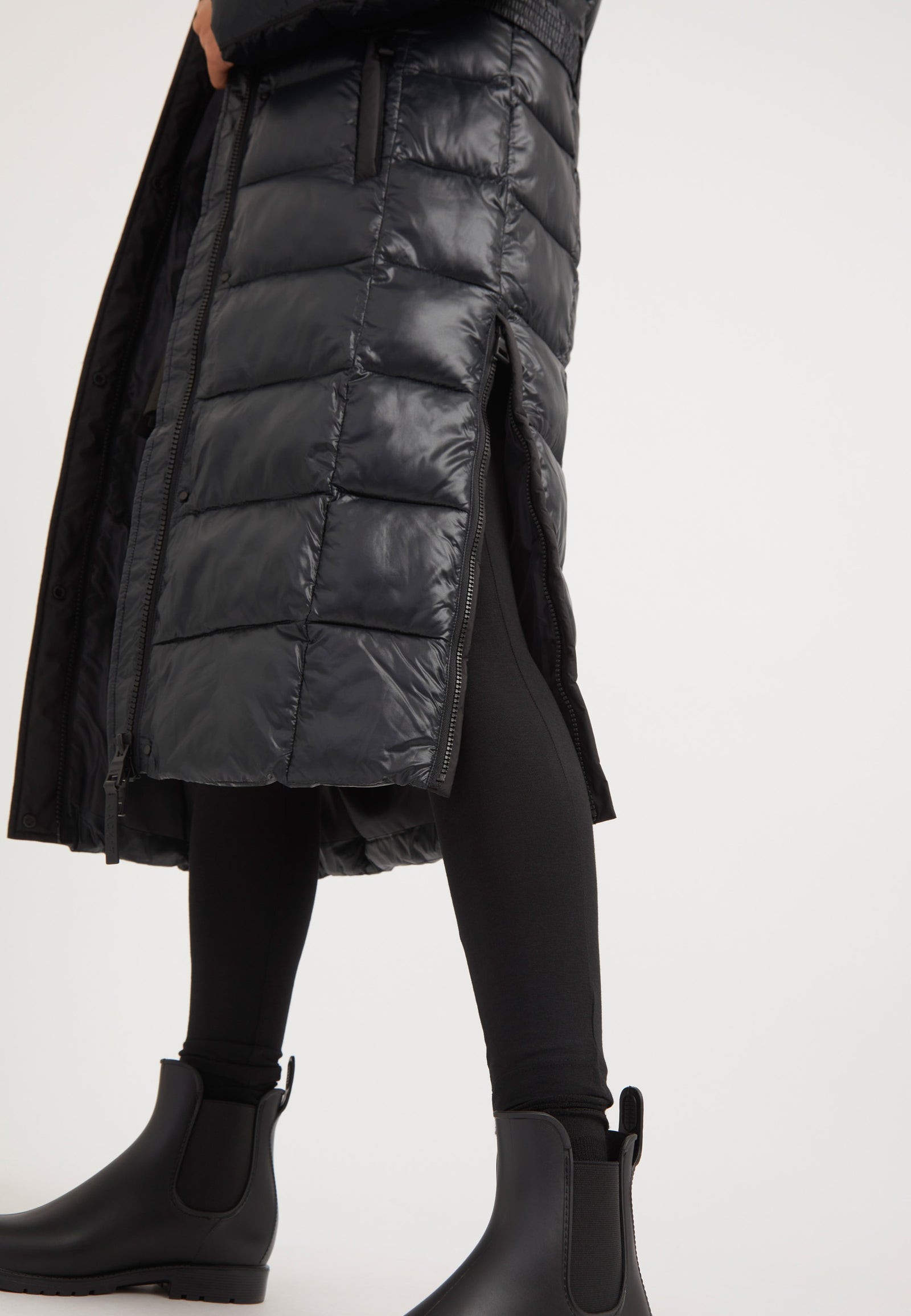 Diamond Belted Extra Long ONELOFT Coat Black detail shot by JACK1T