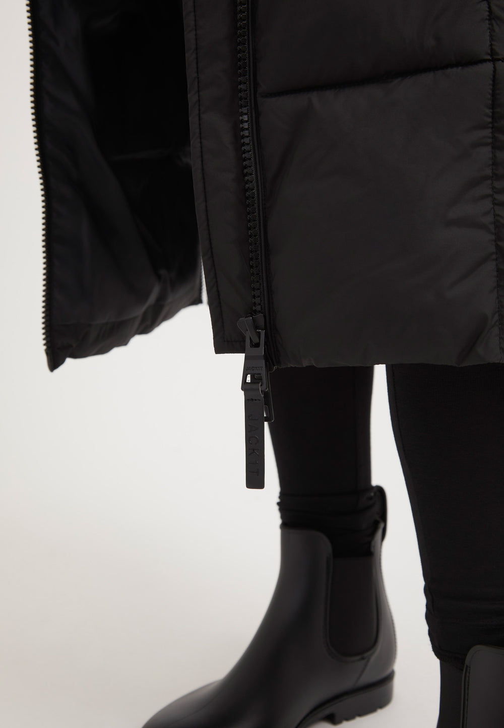 Black Star Ex-long Puffer Matt Coat Black detail shot by JACK1T