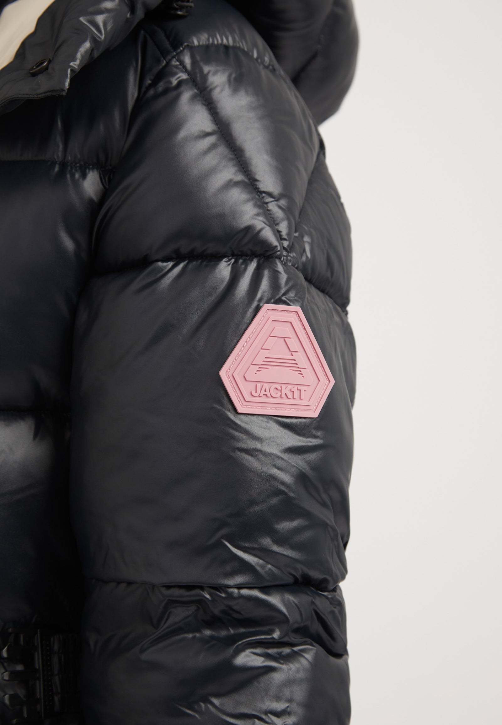 EZ Belted Coat Black/Stone detail shot by JACK1T