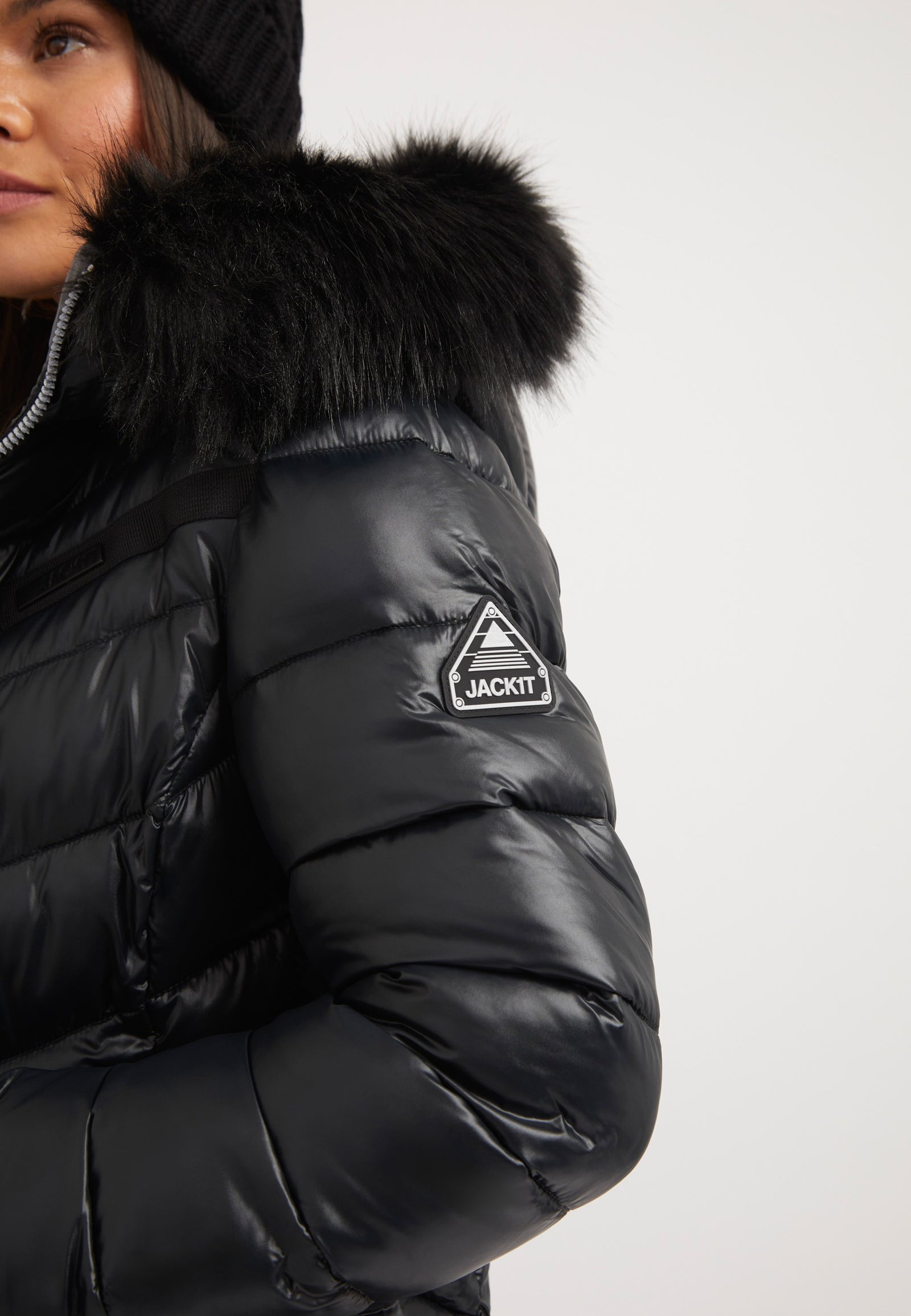R4D Luxe Coat Black detail shot by JACK1T