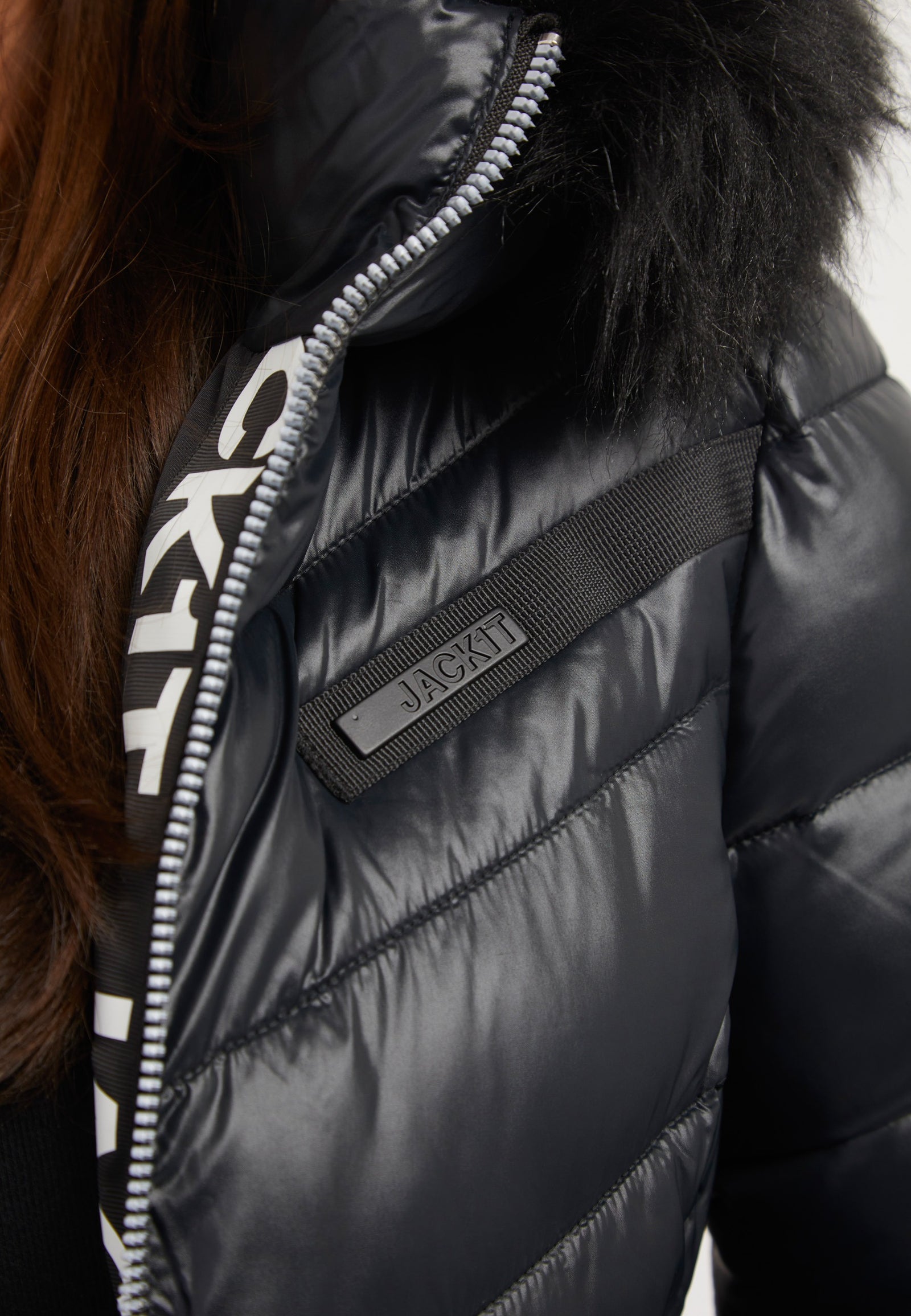 R4D Luxe Coat Black detail shot by JACK1T