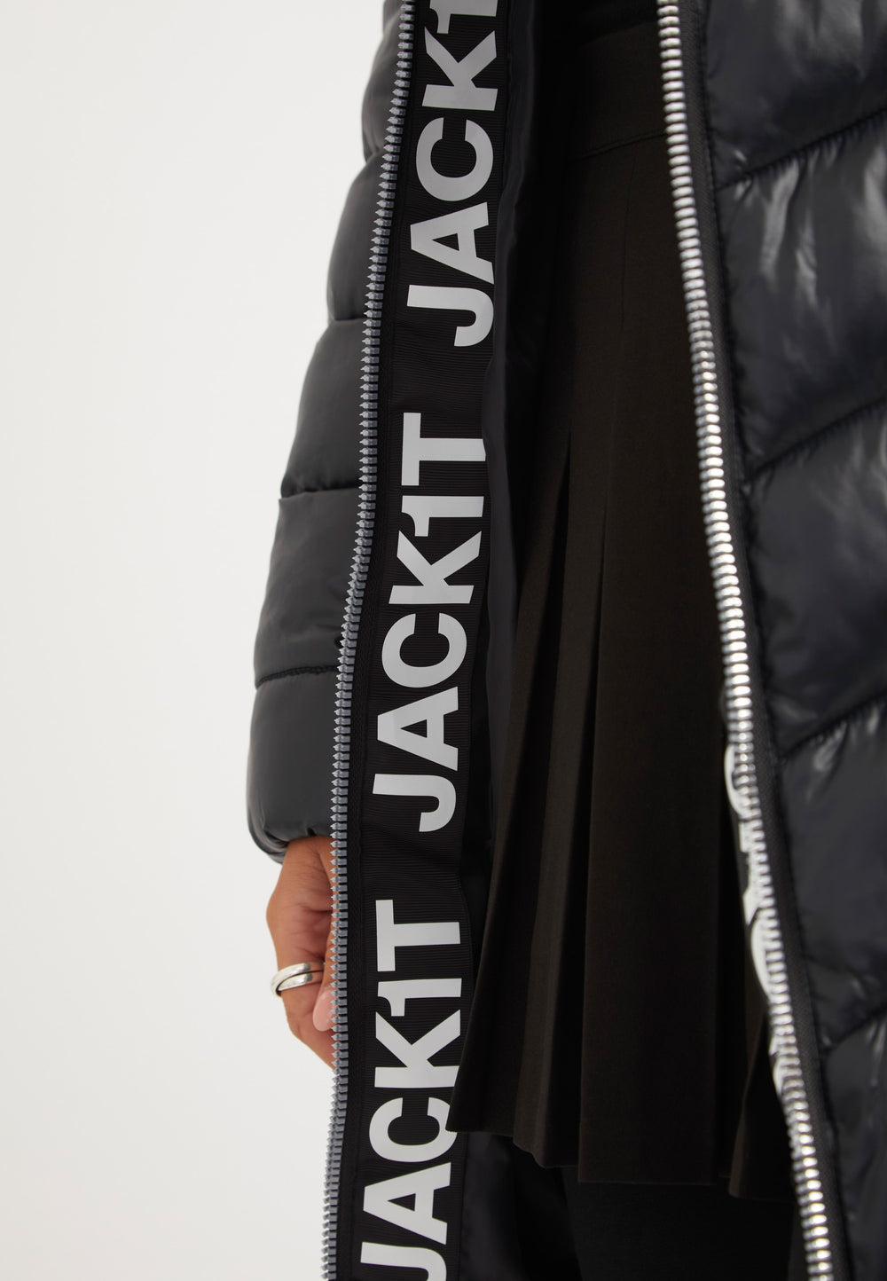 R4D Luxe Coat Black detail shot by JACK1T