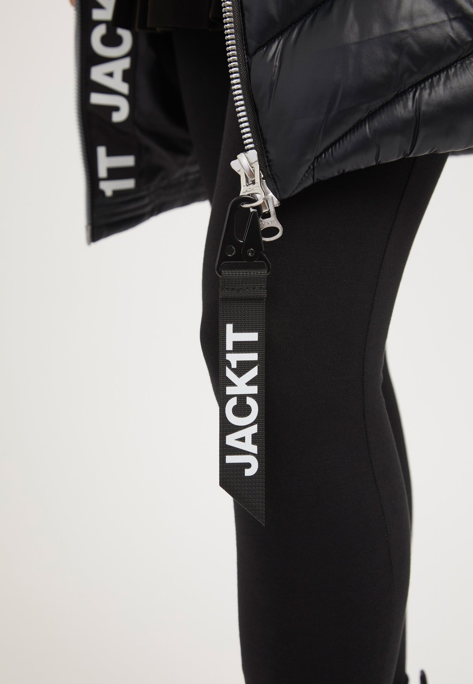 R4D Luxe Coat Black detail shot by JACK1T